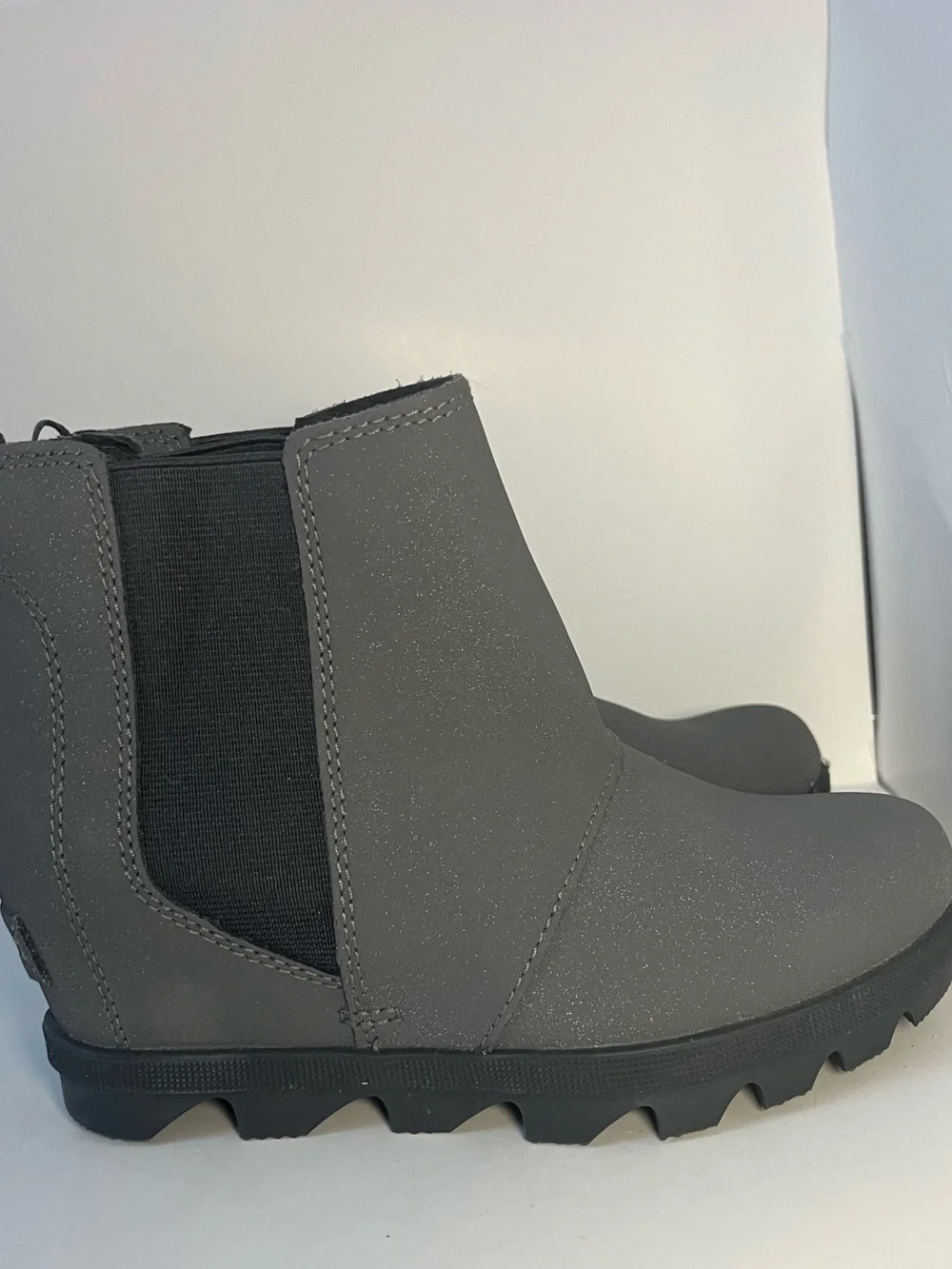 Kids Gray Sorel Boots - Stylish Slip-On Ankle Boots